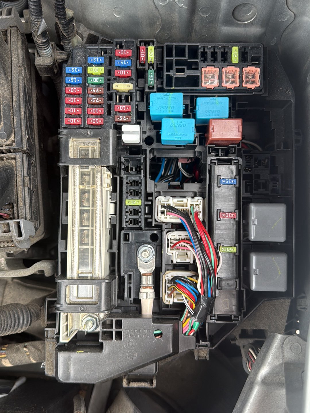 2009-2017 Toyota Wish ZGE20 - Fuse Box PN: