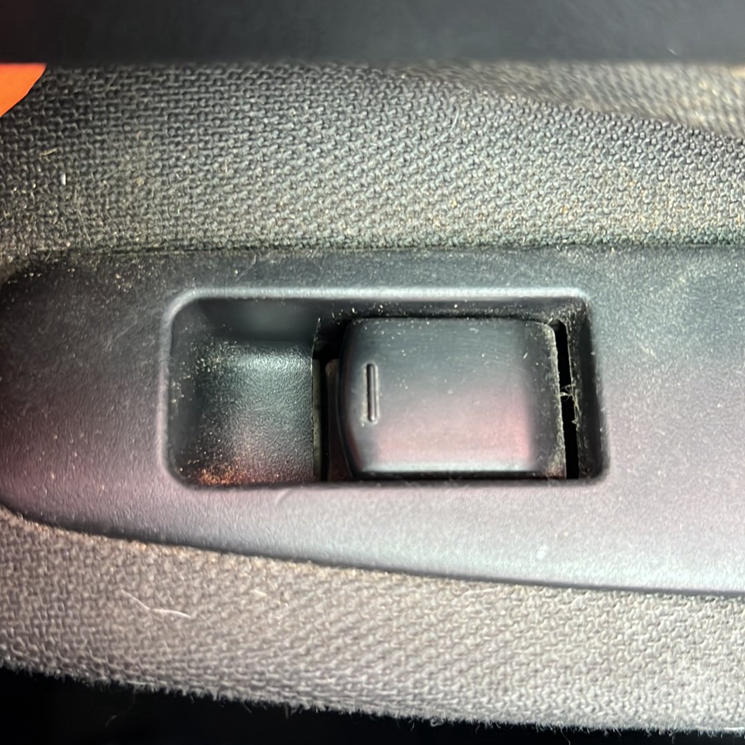 2006-2010 Nissan Dualis J10 J10 - Right Rear Window Switch PN: