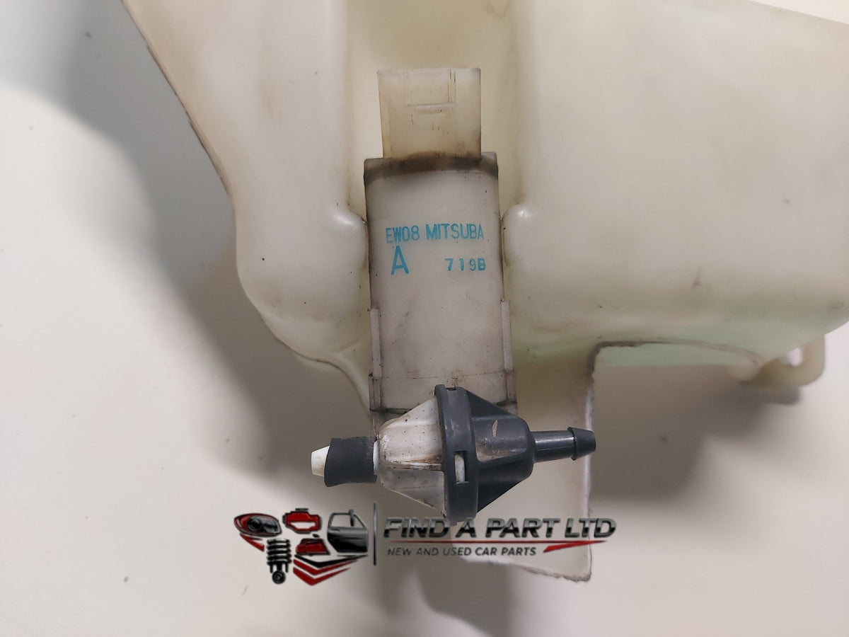 2007 Honda CR-V RE4 - Washer Bottle PN: