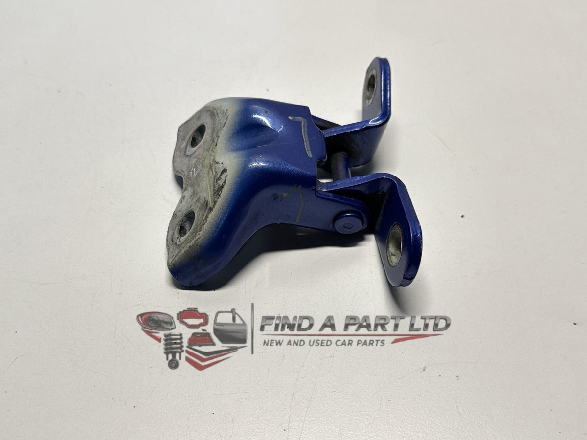 2014 Kia Rio JB - Left Lower Door Hinge PN:
