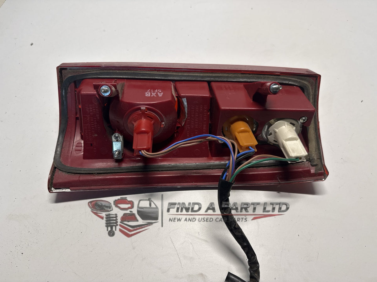 2004-2006 Holden Commodore VZ - Left Taillight PN: