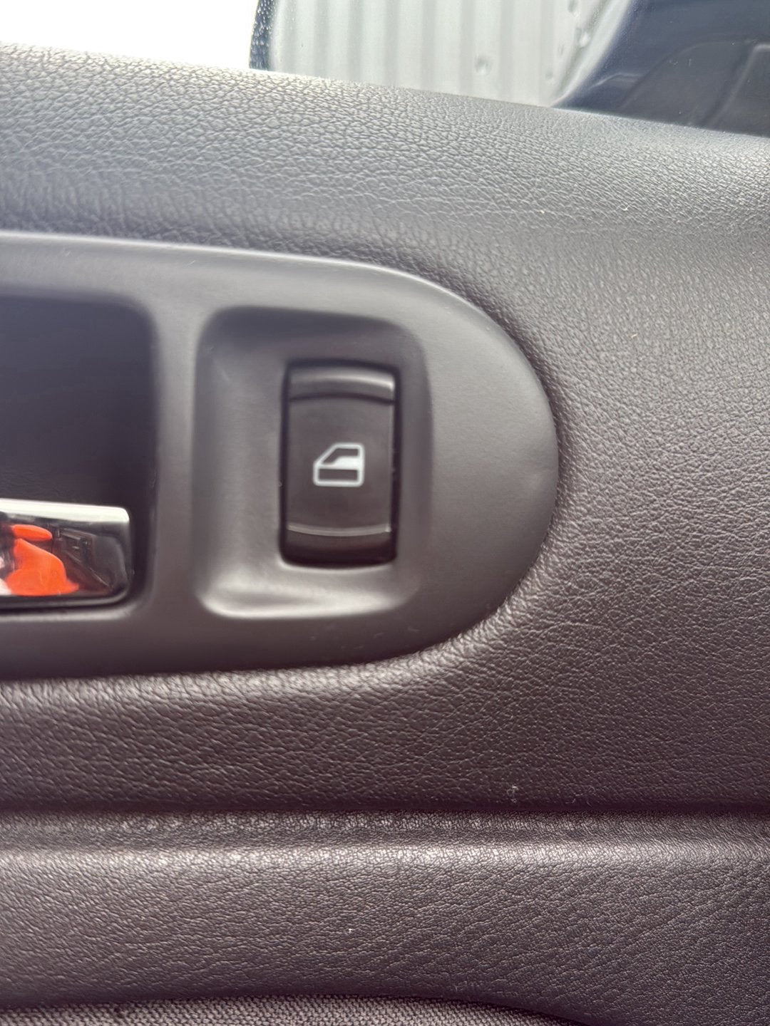 1998-2005 Volkswagen Passat- Left Window Switch PN: