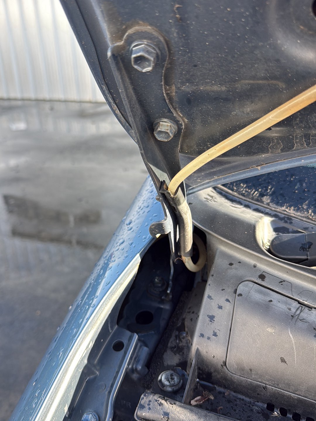 2004-2009 Toyota Prius- Right Bonnet Hinge PN: