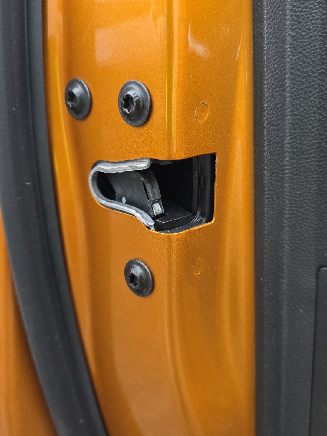 2017 Holden Trax TJ MY17 - Left Front Lock Mechanism PN: