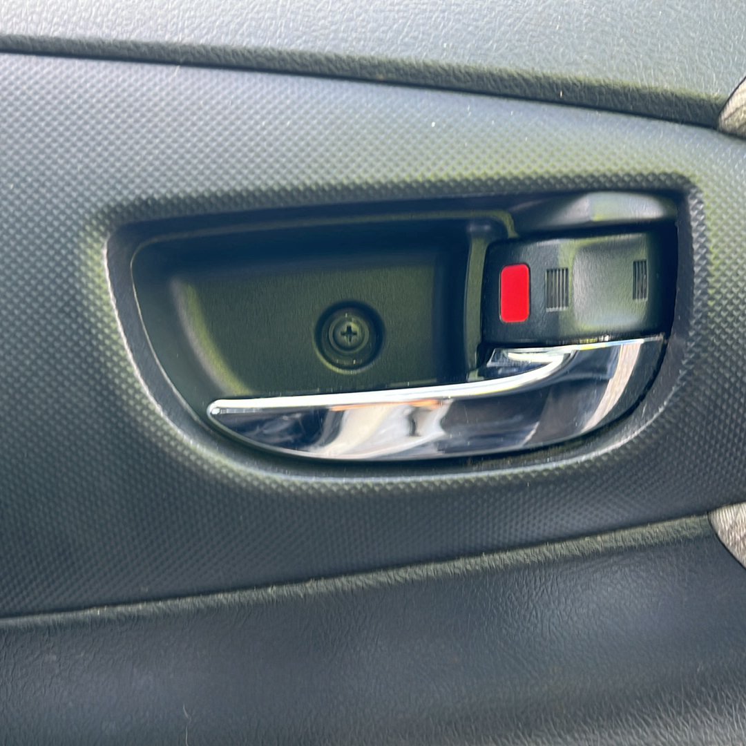 2009-2017 Toyota Wish ZGE20- Right Front Door Interior Handle PN: