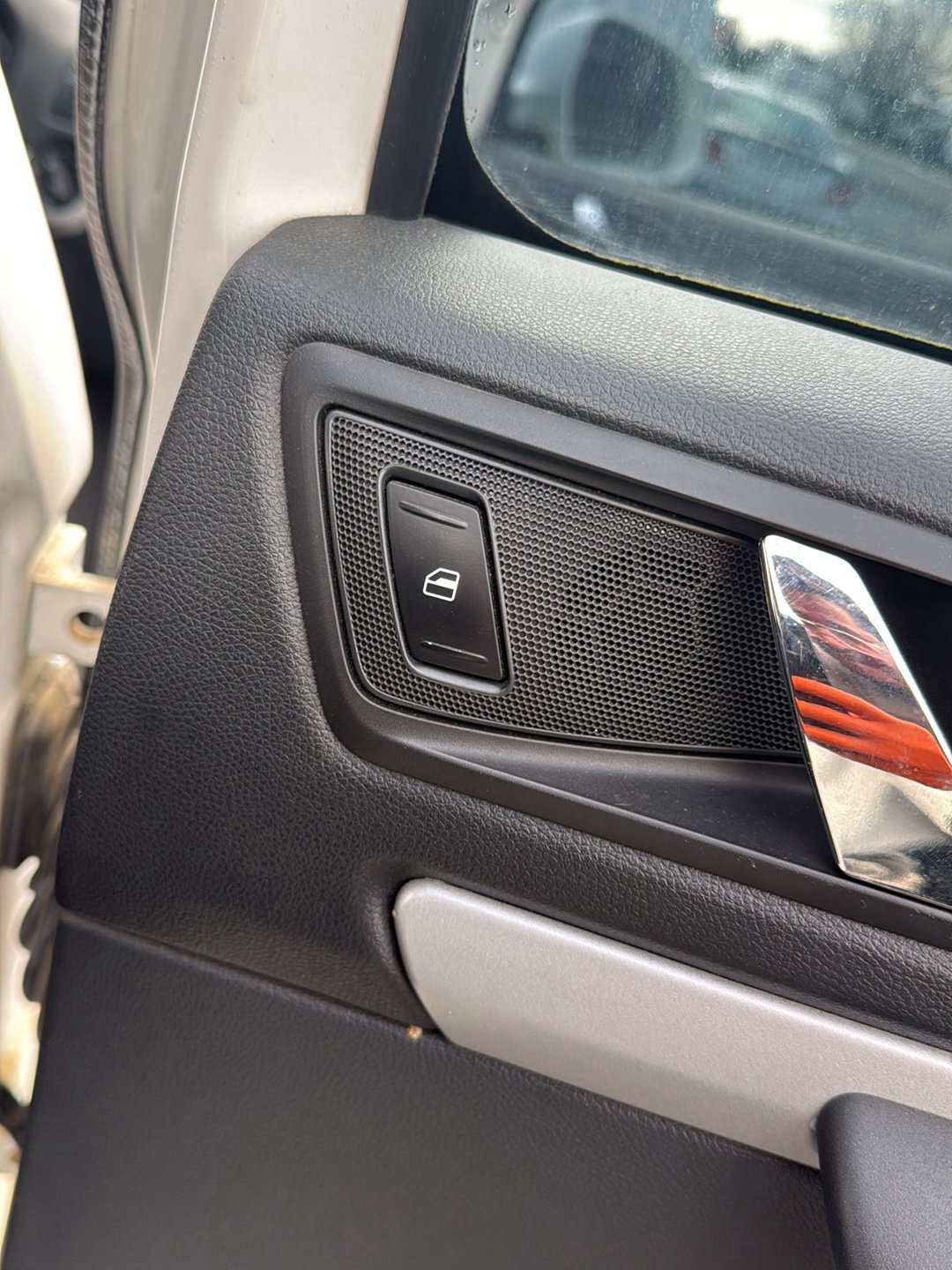 2012-2020 Skoda Octavia 5E - Right Rear Window Switch PN: