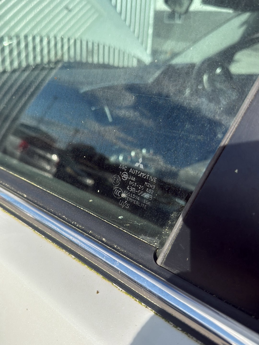 2004-2012 Mitsubishi Galant DJ CY4A - Left Front Door Window PN: