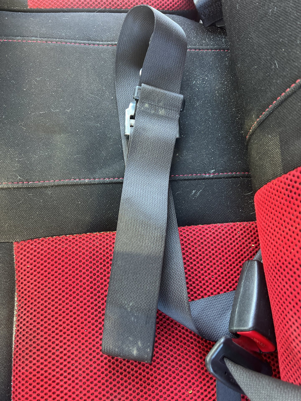 2006 Suzuki Swift ZC31S - Centre Seat Belt PN: