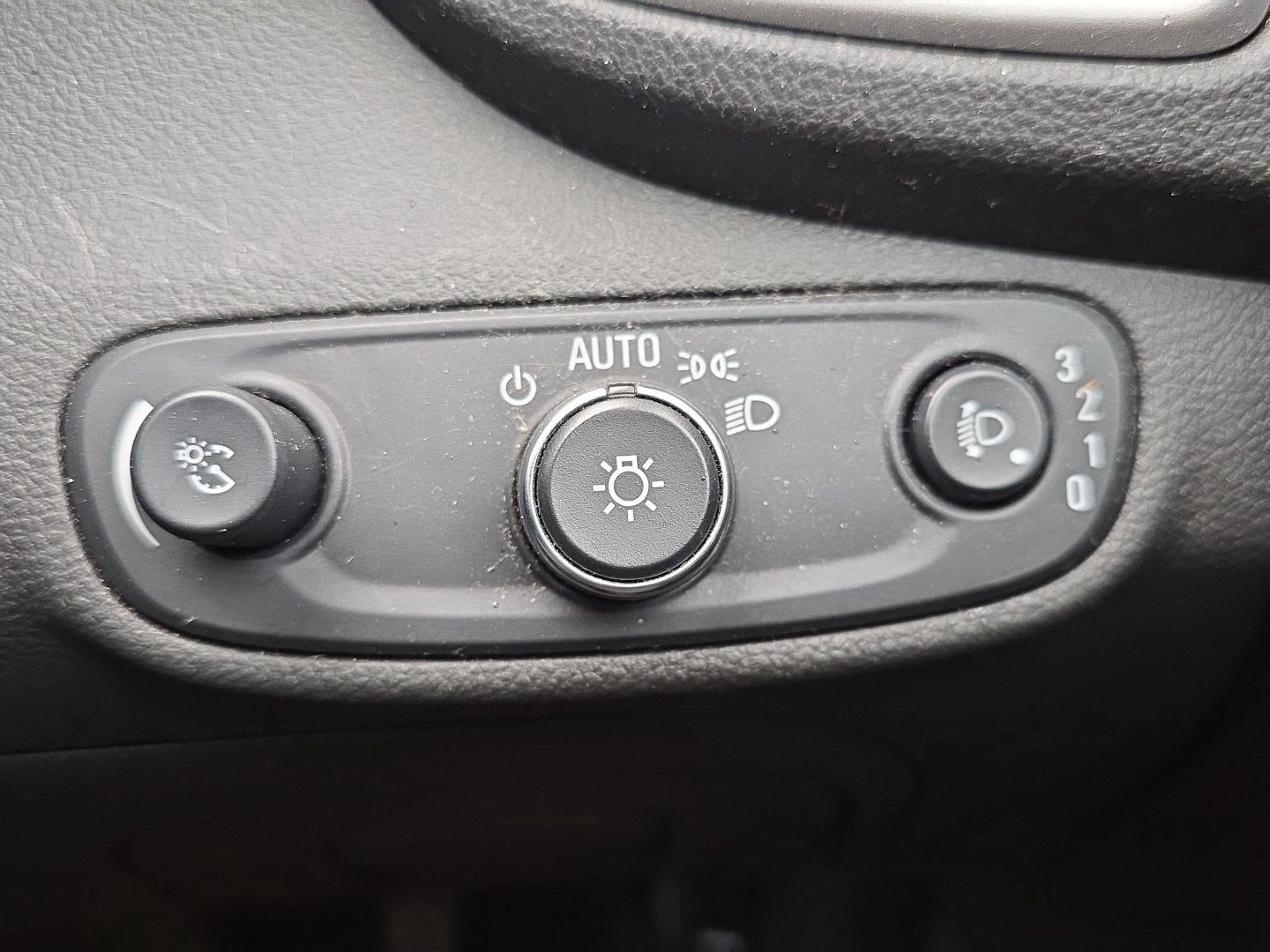 2017 Holden Trax TJ MY17 - Headlight Switch PN: