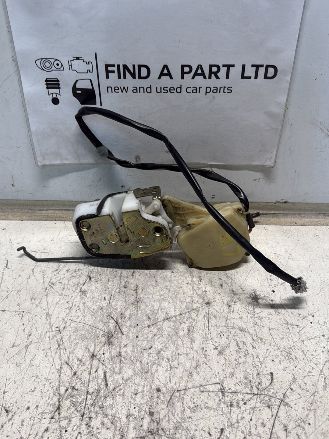 1995-1998 Honda Odyssey- Left Front Lock Mechanism PN: