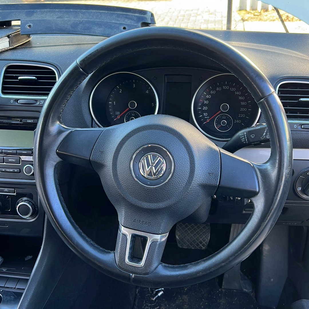 Aug 2006 to May 2010- Volkswagen Golf GEN 5 R32- Steering Wheel