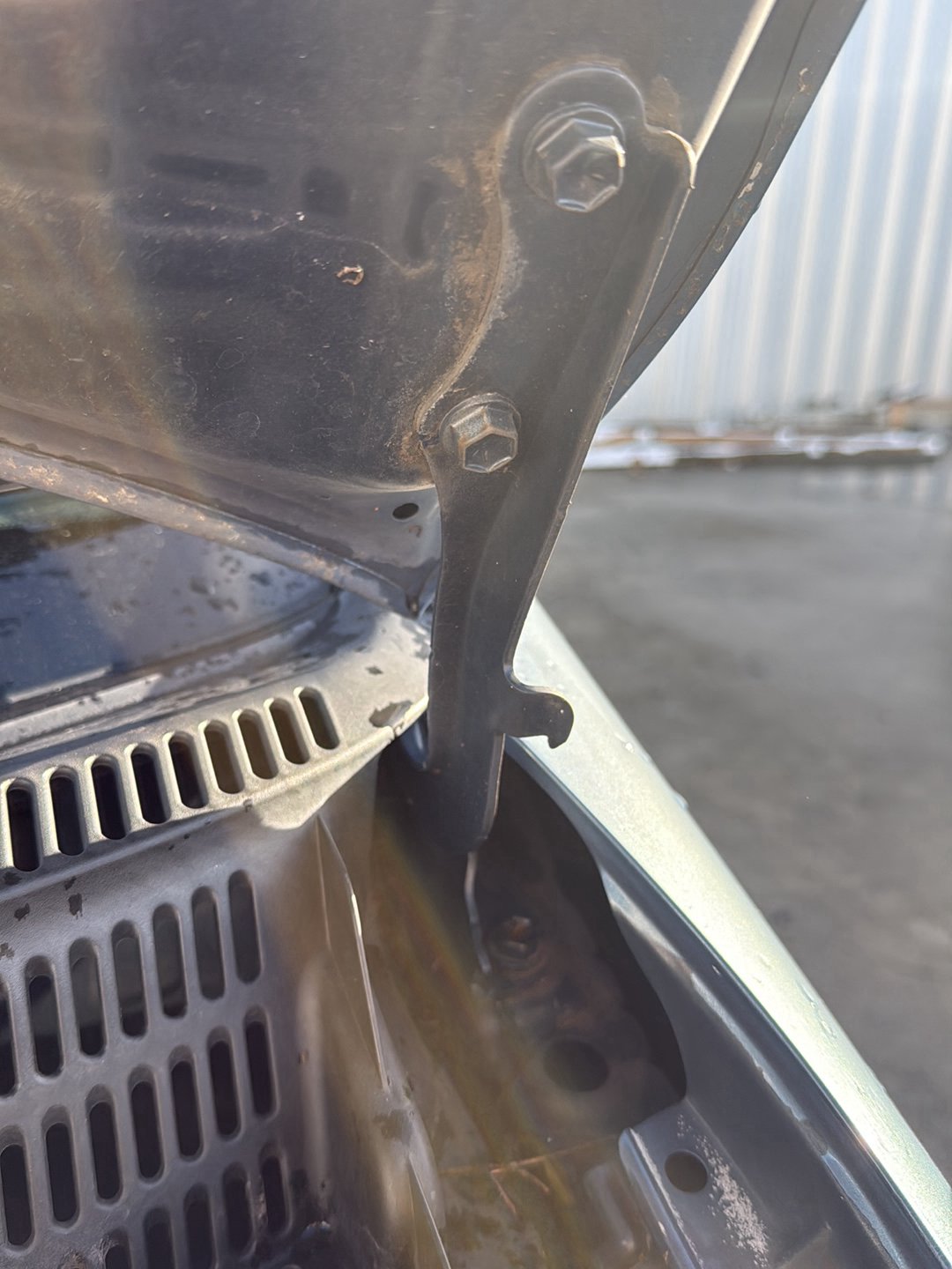 2004-2009 Toyota Prius- Left Bonnet Hinge PN: