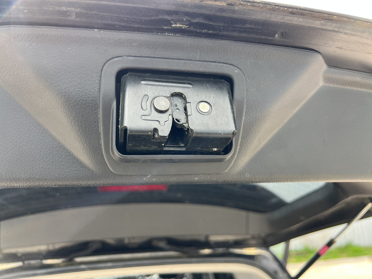 2013 Subaru Forester SJ5 - Tailgate Latch PN: