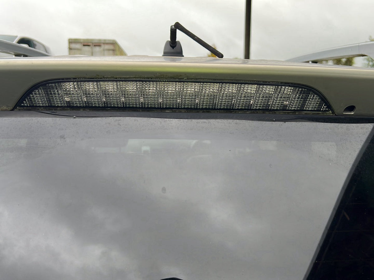 2007 Mitsubishi Outlander JMFXLCW6W7Z000139 - High Level Stoplight PN: 048707