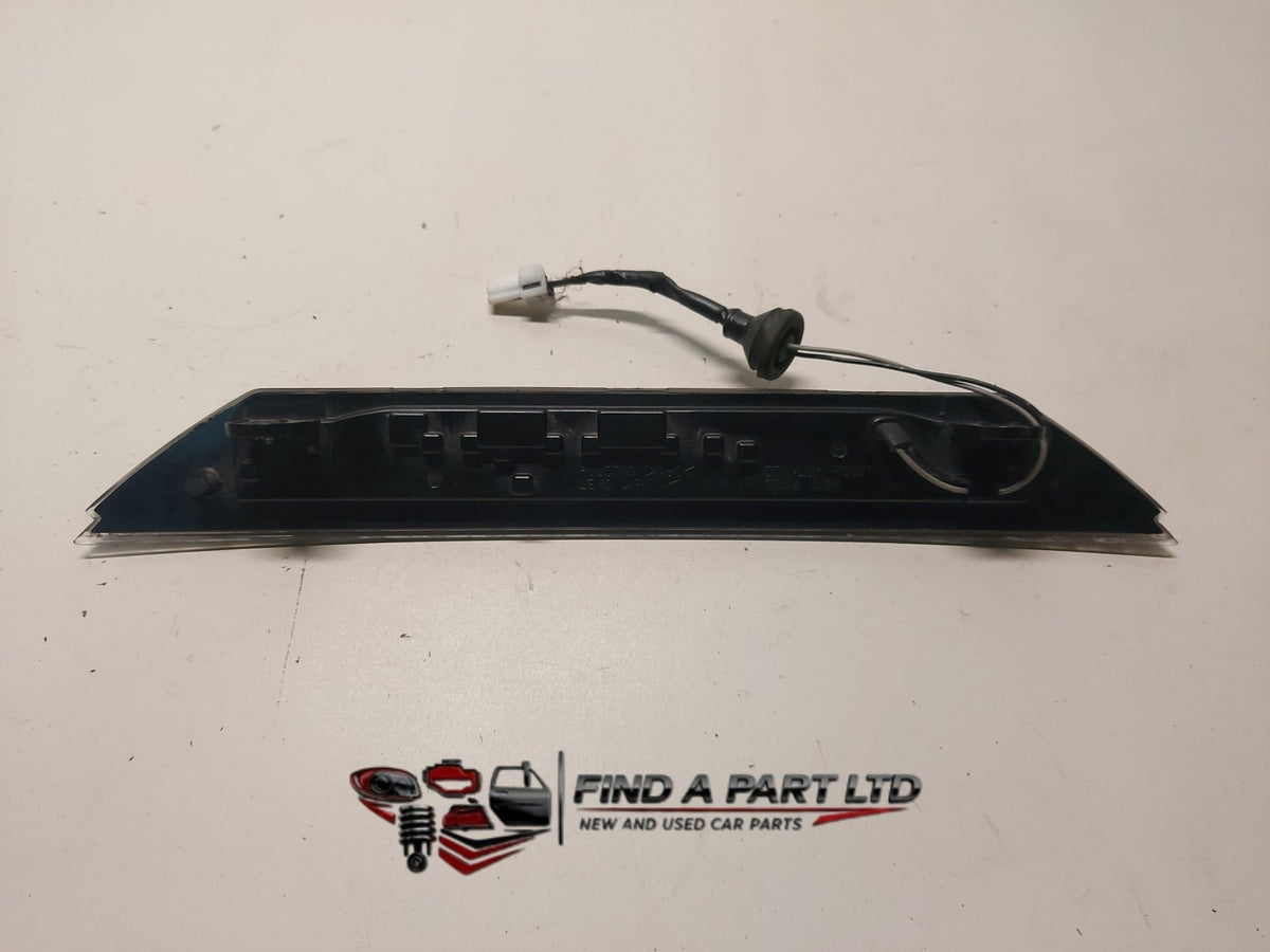 2010 Mitsubishi Outlander CW*W - High Level Stoplight PN: P5631