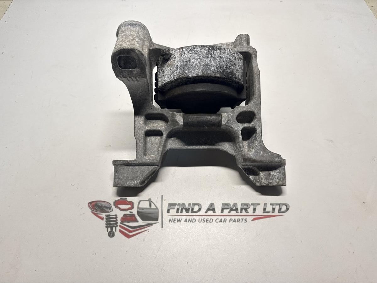 2013-2016 Mazda CX-5 KE - Right Engine Mount Bracket PN: