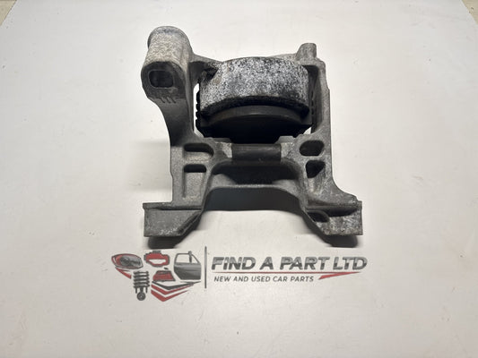 2013-2016 Mazda CX-5 KE - Right Engine Mount Bracket PN: