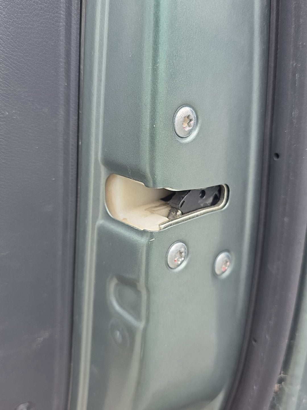 2007 Mitsubishi Delica CV5W - Right Front Lock Mechanism PN: