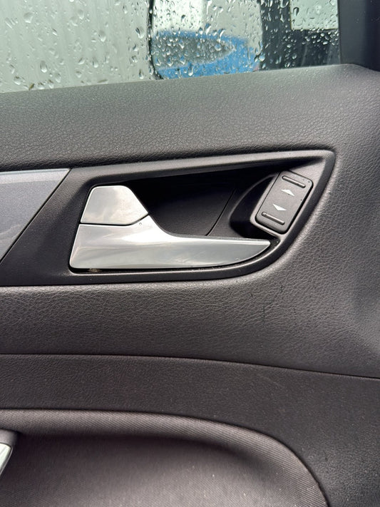 2007-2014 Ford Mondeo MK4 - Left Front Door Interior Handle PN:
