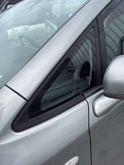 2009-2017 Toyota Wish ZGE20 - Left Front Quarter Door Glass PN: