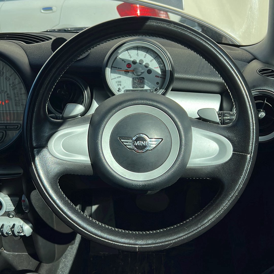 2008-2014 MINI Cooper R55 WMWML320X0TM93432 - Steering Wheel PN: