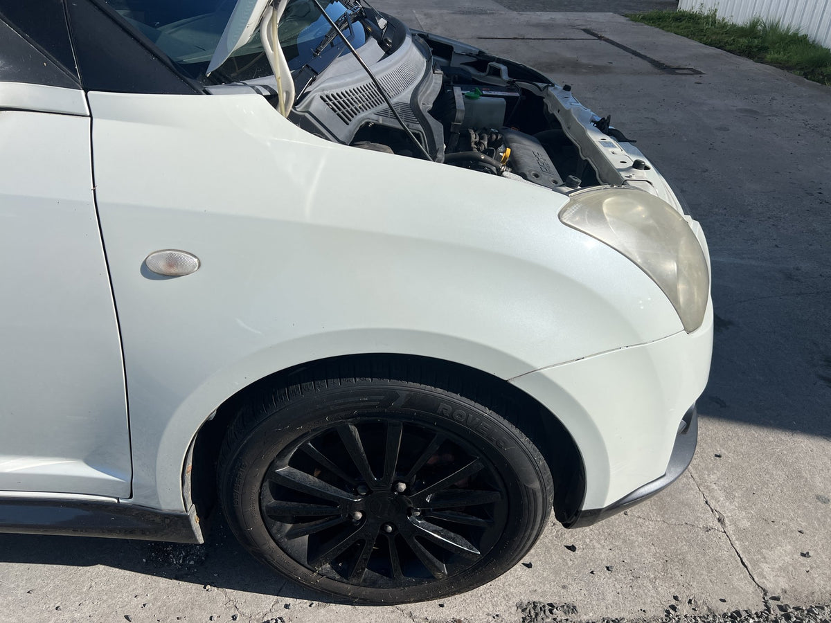 2006 Suzuki Swift ZC31S - Right Front Guard PN:
