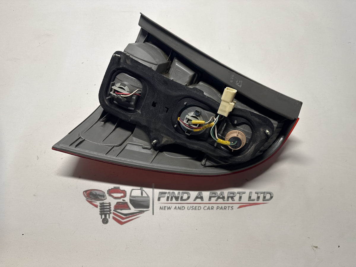 2004 Toyota Corolla E120 - Left Taillight PN: 13 79