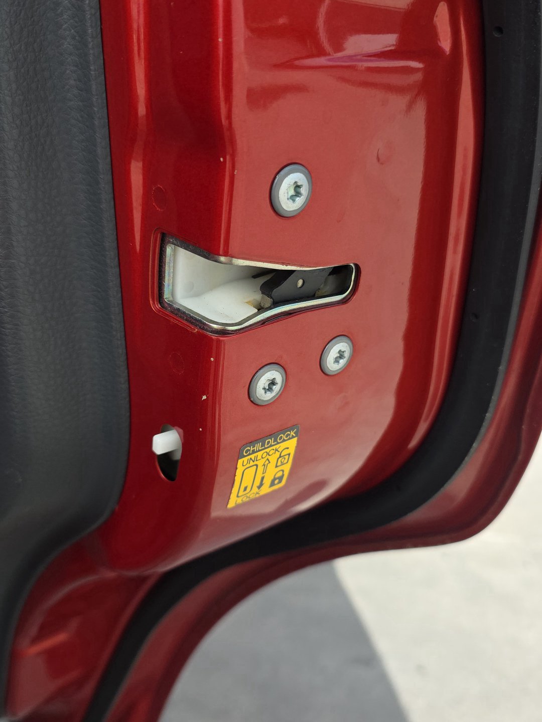 2006-2012 Suzuki SX4 YA11S - Right Rear Lock Mechanism PN: