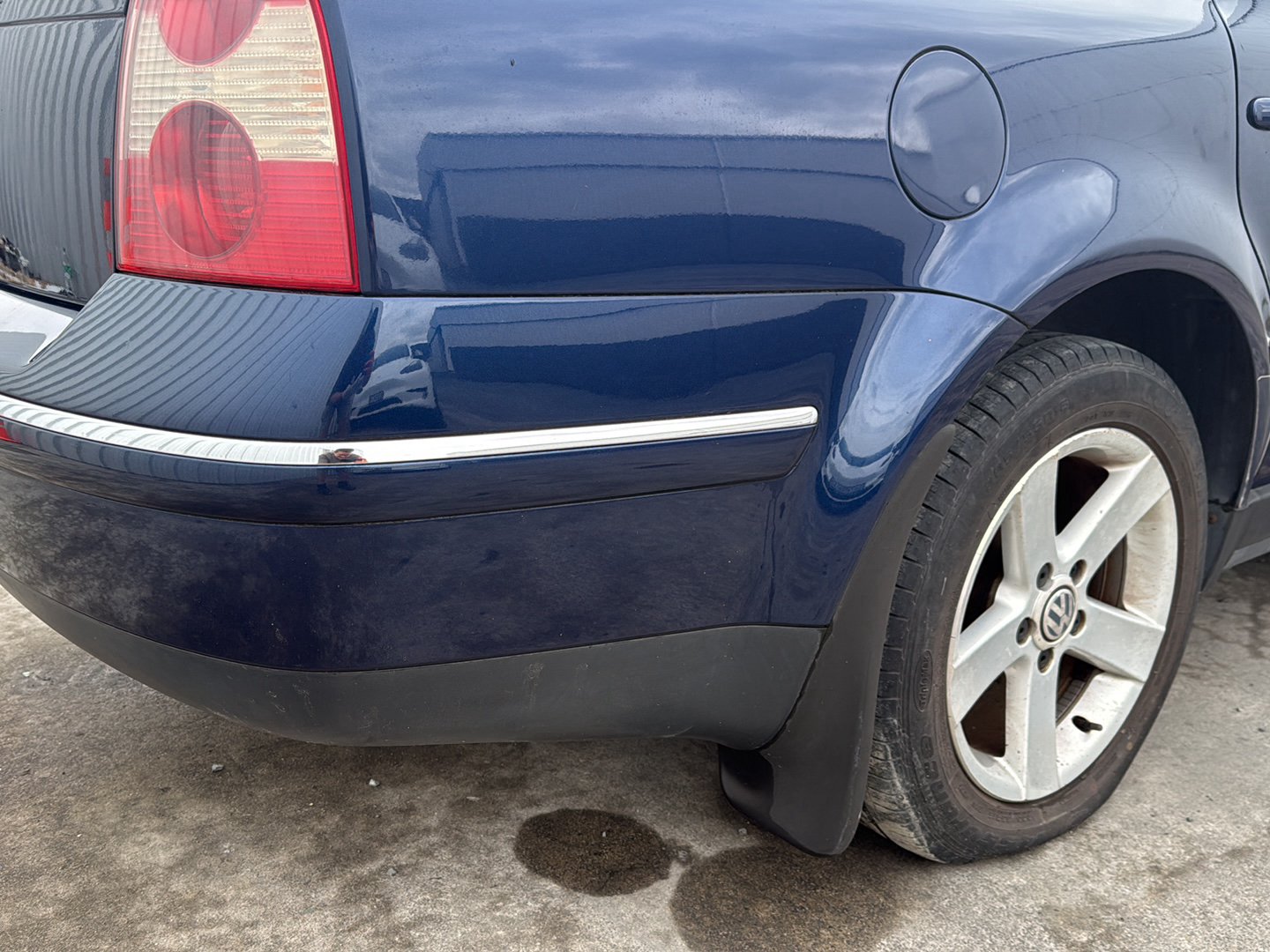 1998-2005 Volkswagen Passat- Rear Bumper PN:
