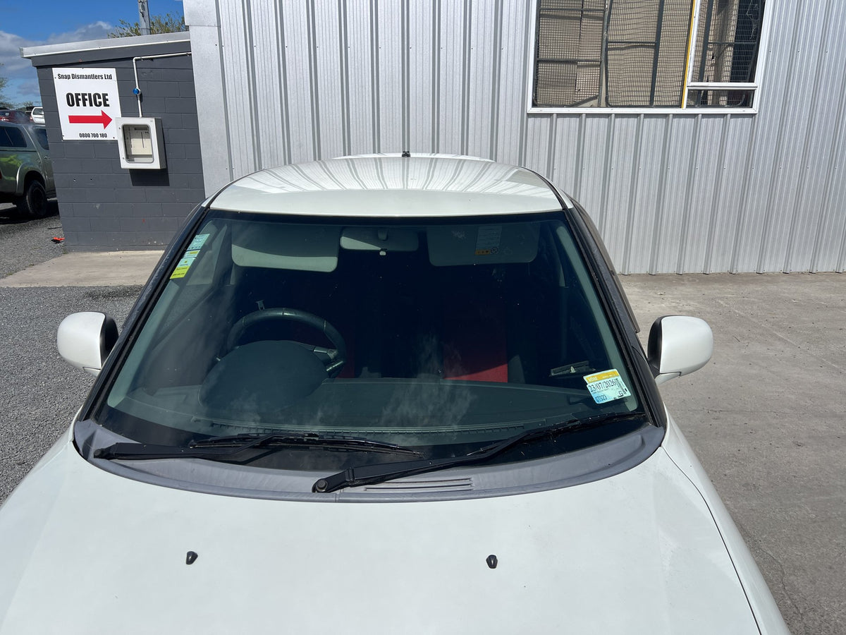 2006 Suzuki Swift ZC31S - Windscreen PN: