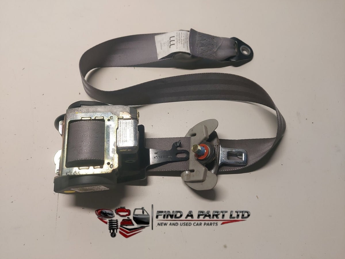 2004 Toyota Camry XV30 - Left Front Seat Belt PN: 73220-YC040 B0