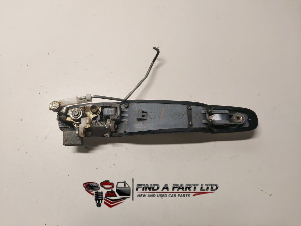 2005 Toyota Estima R30 - Right Front Exterior Door Handle PN: