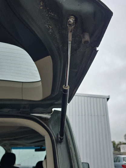 2007 Mitsubishi Delica CV5W - tailgate strut pair PN: 1ZB 0 MDL0