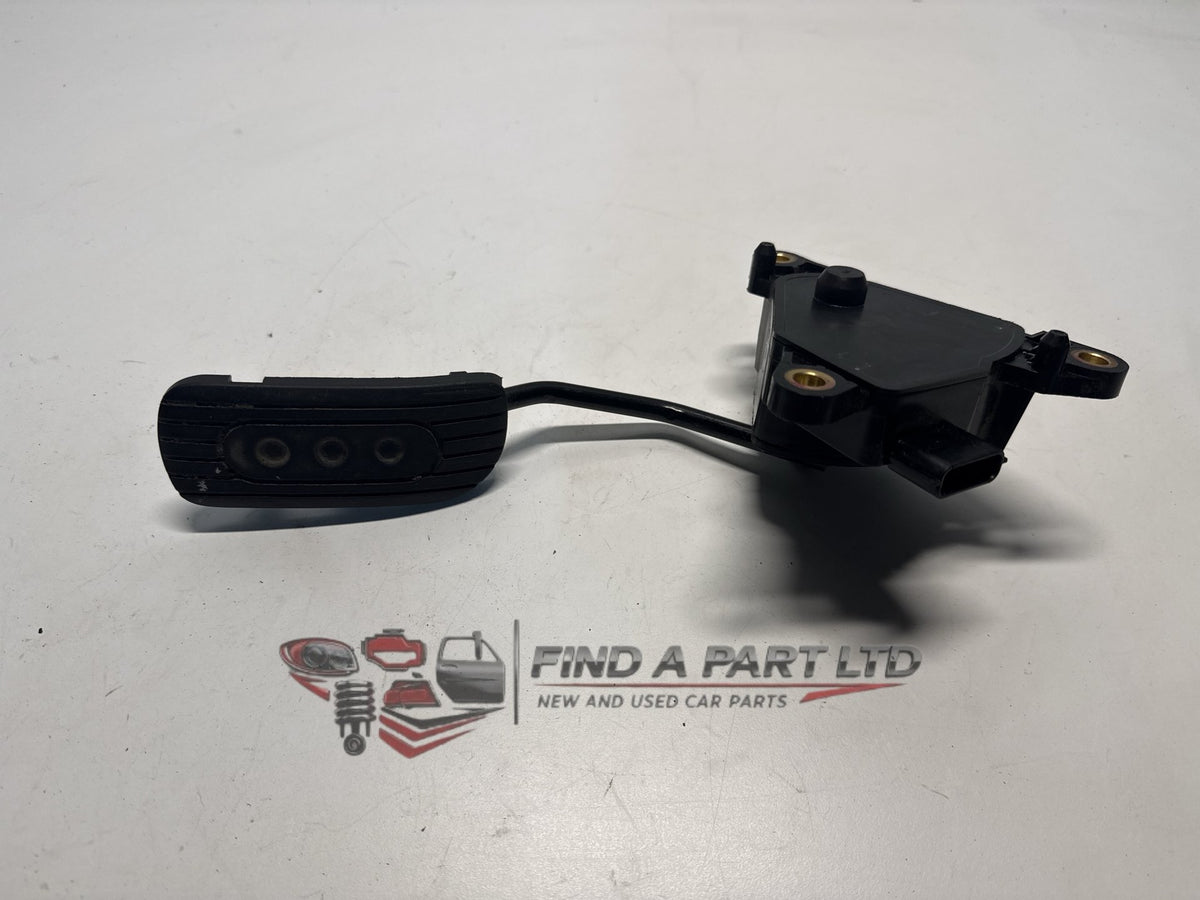 2004-2012 Nissan Tiida C11 - Accelerator Pedal PN: