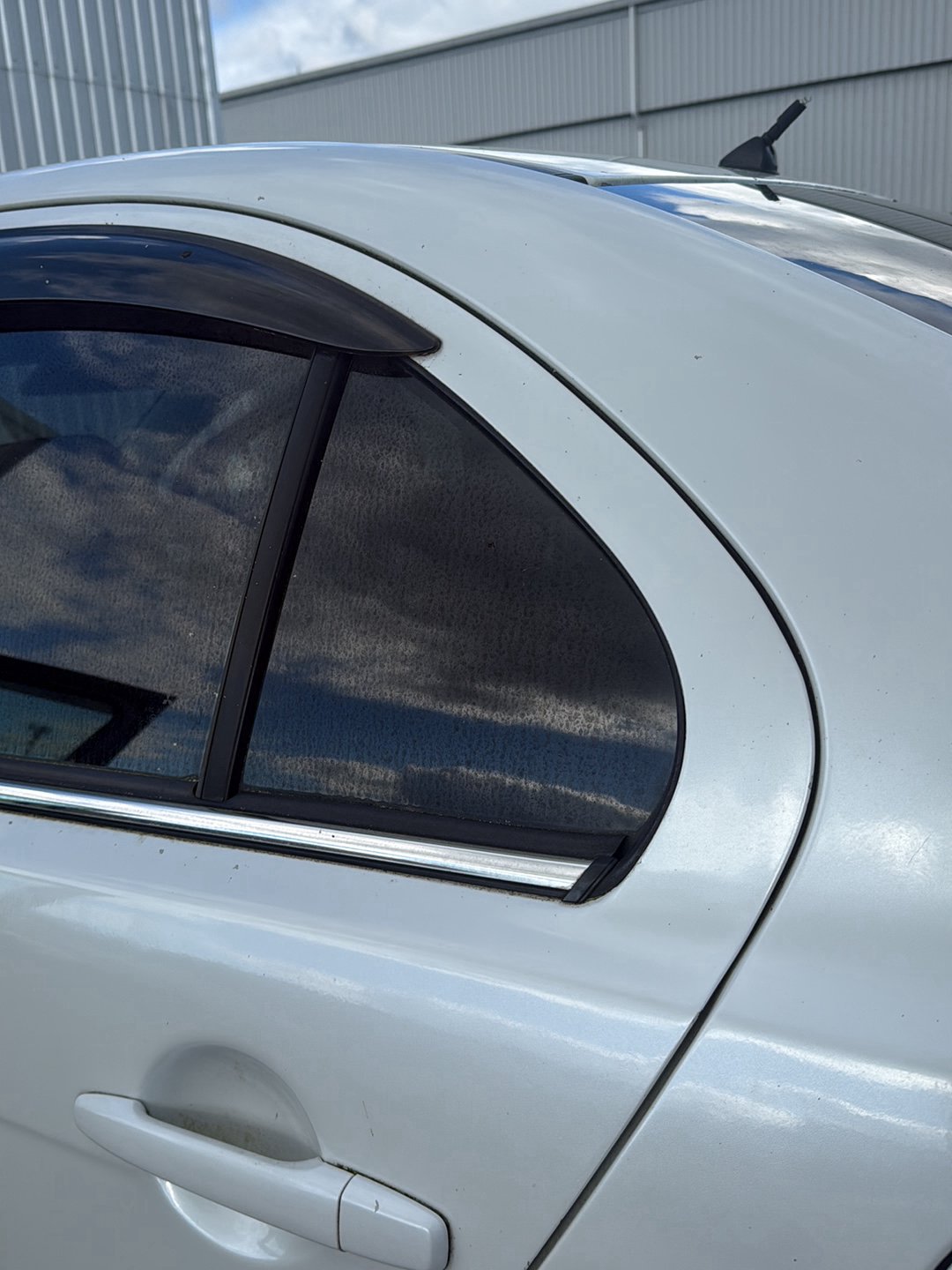 2004-2012 Mitsubishi Galant DJ CY4A - Left Rear Quarter Door Glass PN: