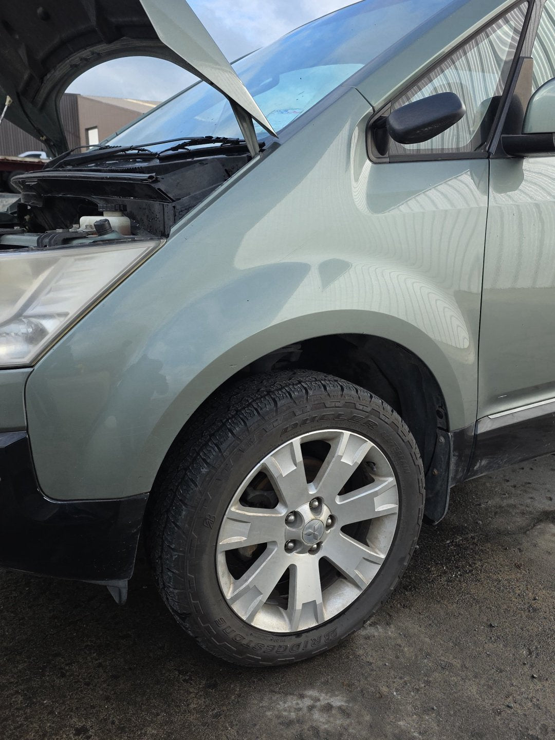 2007 Mitsubishi Delica CV5W - Left Front Guard PN: