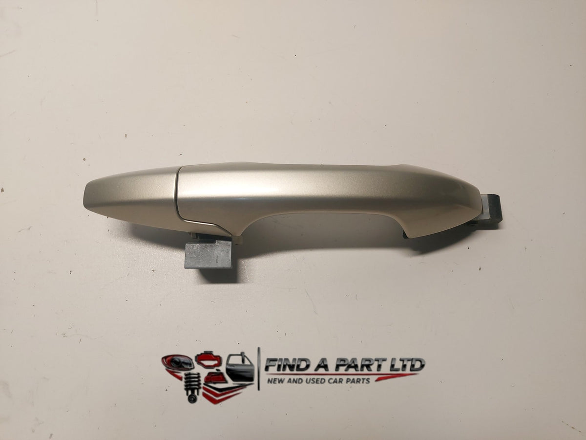 2007 Honda CR-V RE4 - Left Front Exterior Door Handle PN:
