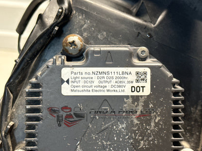 2006 Nissan X-Trail T30 - Right Headlight PN: 1670