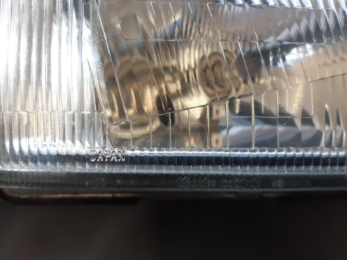 Oct 1995 to Mar 1998 - Nissan Pulsar N15 - Right Headlight - Ichikoh Lens# 1513