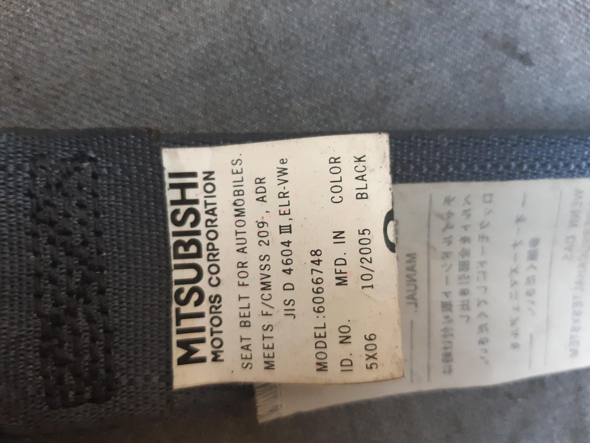 Nov 2006 to Sep 2009 - Mitsubishi Outlander ZG - Right Rear Centre Seat Belt - Mid