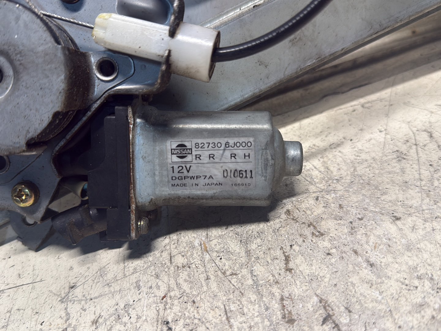 1995-2002 Nissan Primera P11 - Right Rear Window Regulator/Motor PN: