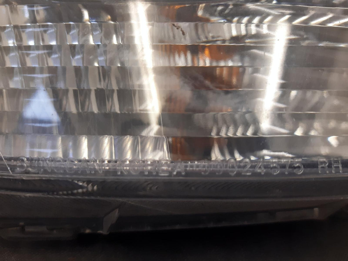 Jul 2008 to Sep 2015 - Holden Captiva/Captiva 5 CG Maxx - Right Headlight - (4Th Vin = D)