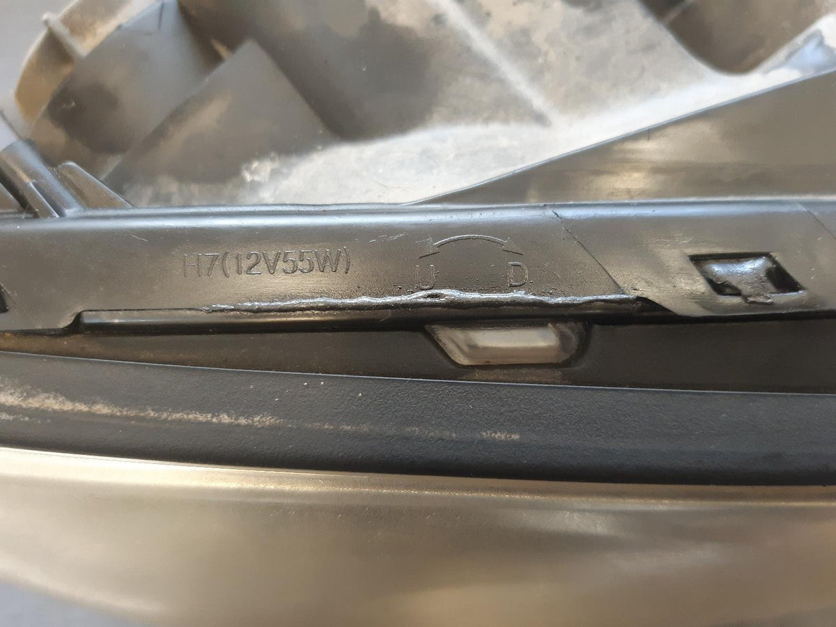 Jul 2008 to Sep 2015 - Holden Captiva/Captiva 5 CG Maxx - Right Headlight - (4Th Vin = D)