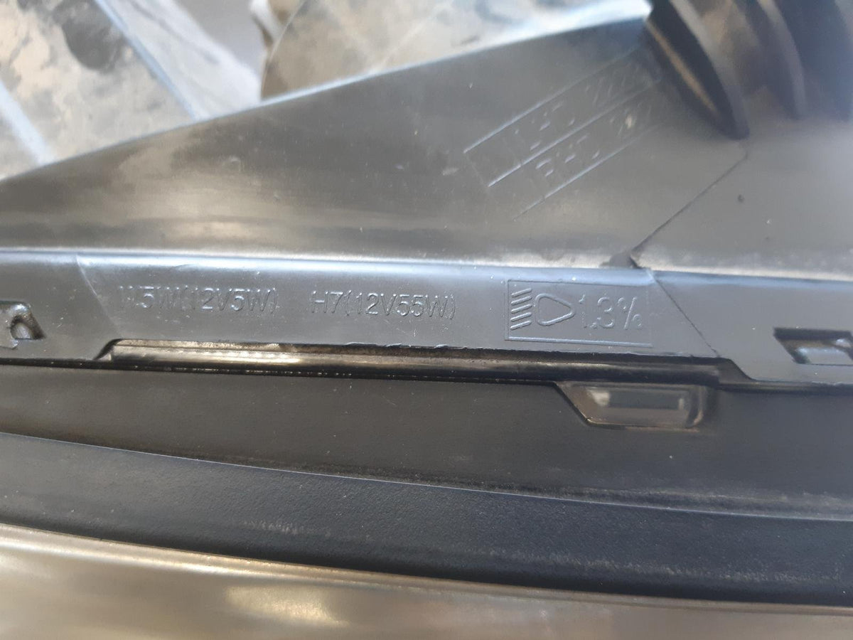 Jul 2008 to Sep 2015 - Holden Captiva/Captiva 5 CG Maxx - Right Headlight - (4Th Vin = D)
