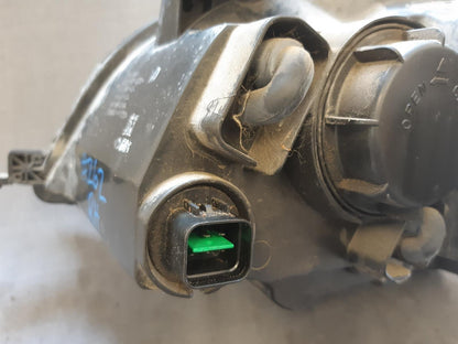 Jul 2008 to Sep 2015 - Holden Captiva/Captiva 5 CG Maxx - Right Headlight - (4Th Vin = D)