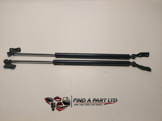 2002 Toyota Previa - Tailgate Strut Pair PN: 3E121 W031, 3E123 W031,