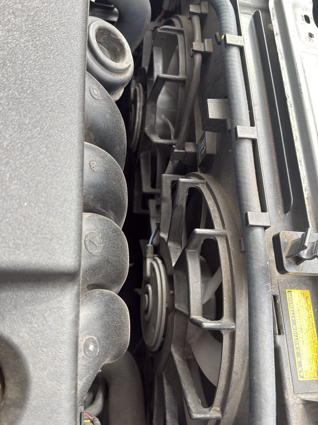 2009-2017 Toyota Wish ZGE20 - Radiator Fan PN: