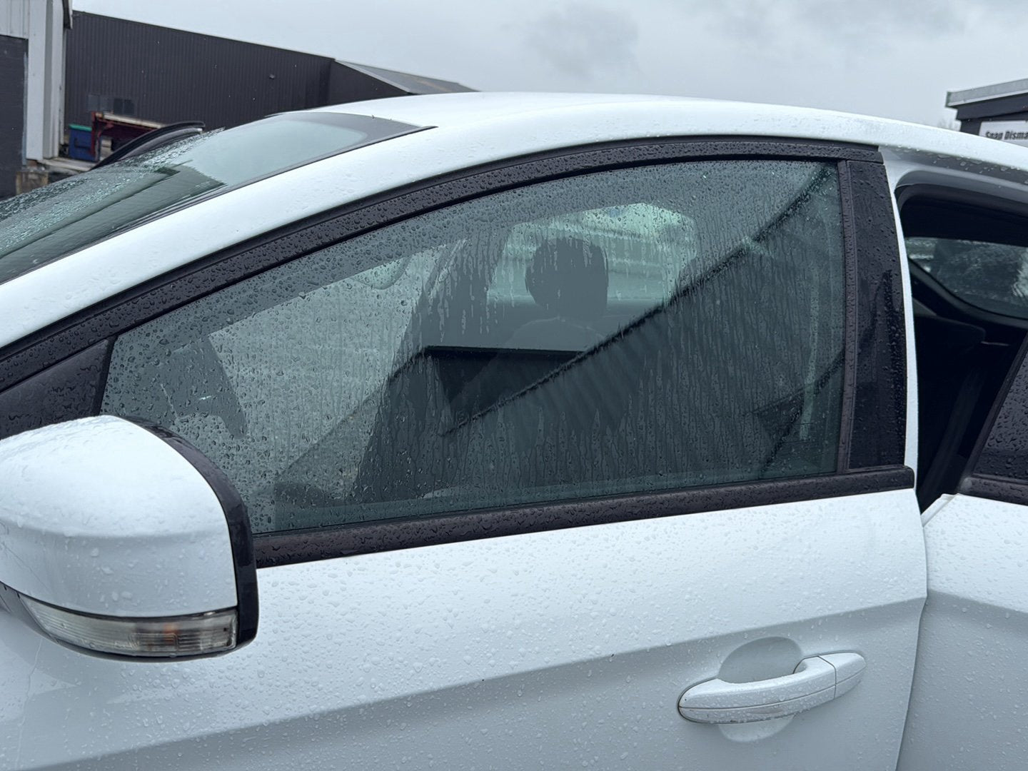 2007-2014 Ford Mondeo MK4 - Left Front Door Window PN: