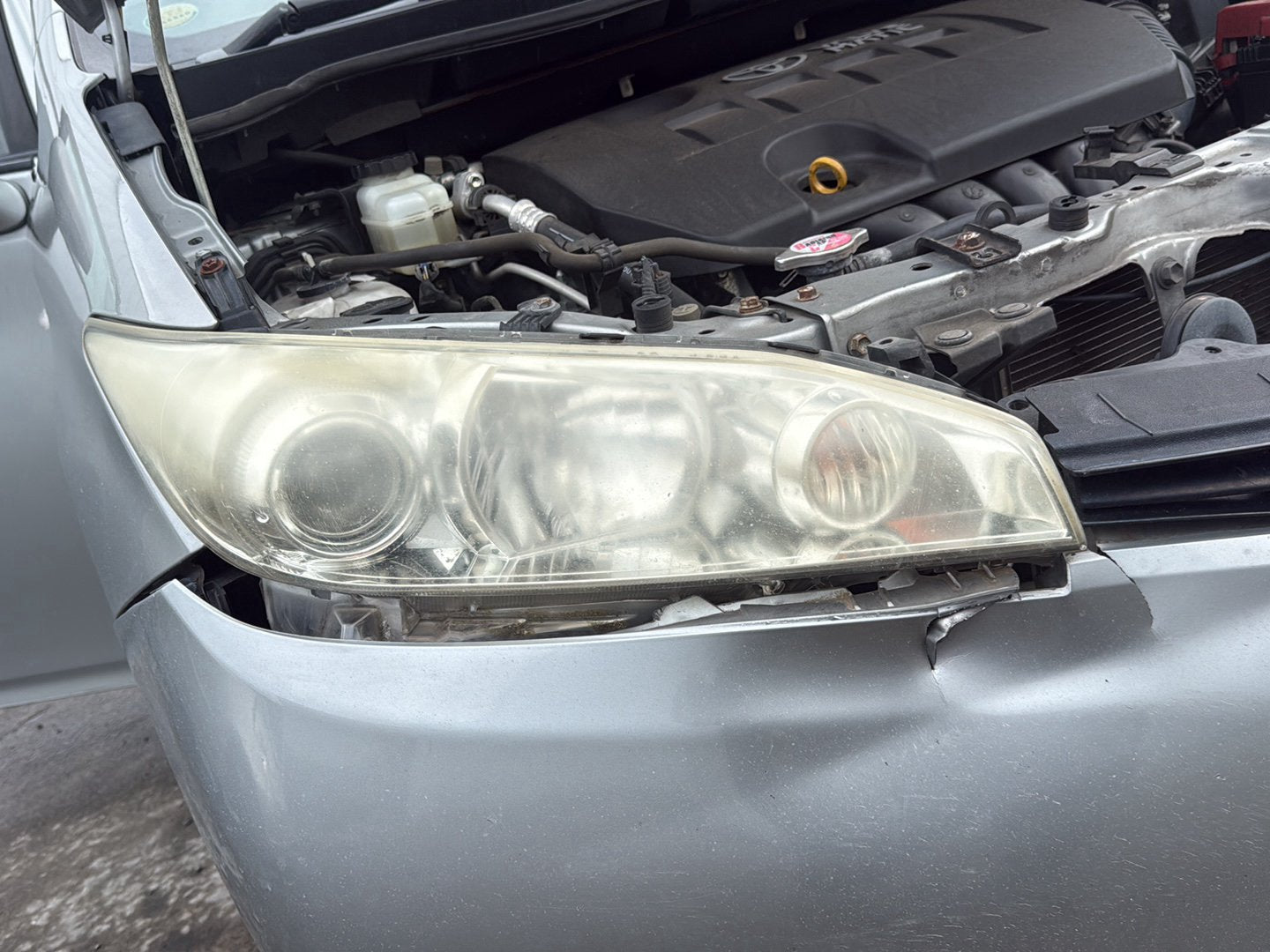 2009-2017 Toyota Wish ZGE20 - Right Headlight PN: 6815