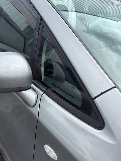 2009-2017 Toyota Wish ZGE20 - Right Front Quarter Door Glass PN: